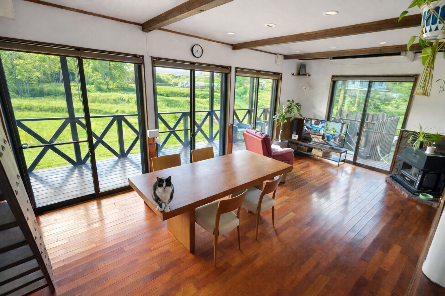 光が差し込むリビング空間